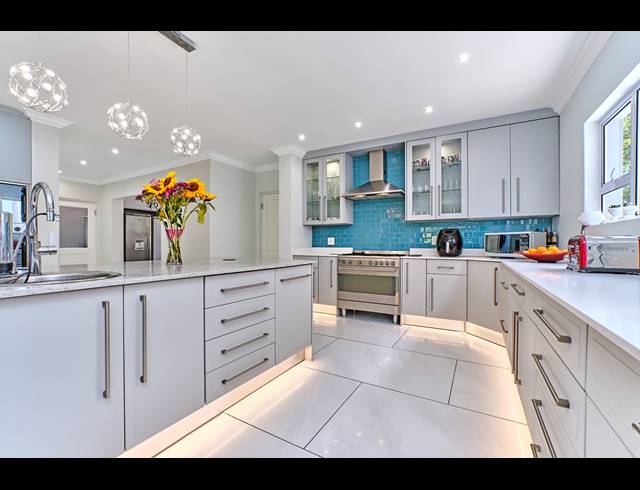 6 BEDROOM HOUSE FOR SALE IN BLUE HILLS COUNTRY ESTATE